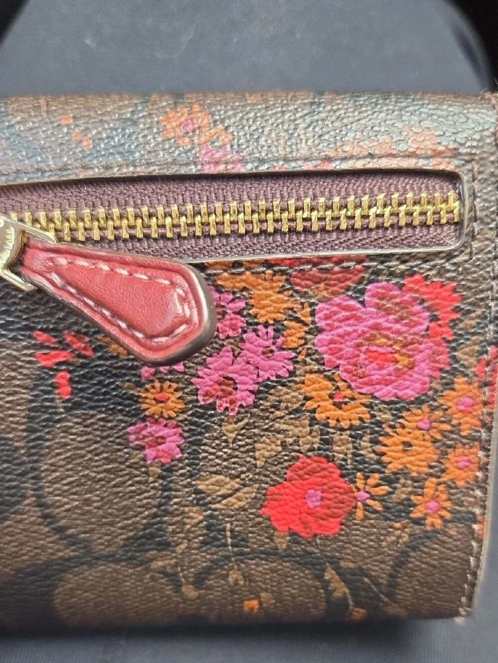Coach Brown Floral Print Compact Wallet with Gold Logo **project Piece**
